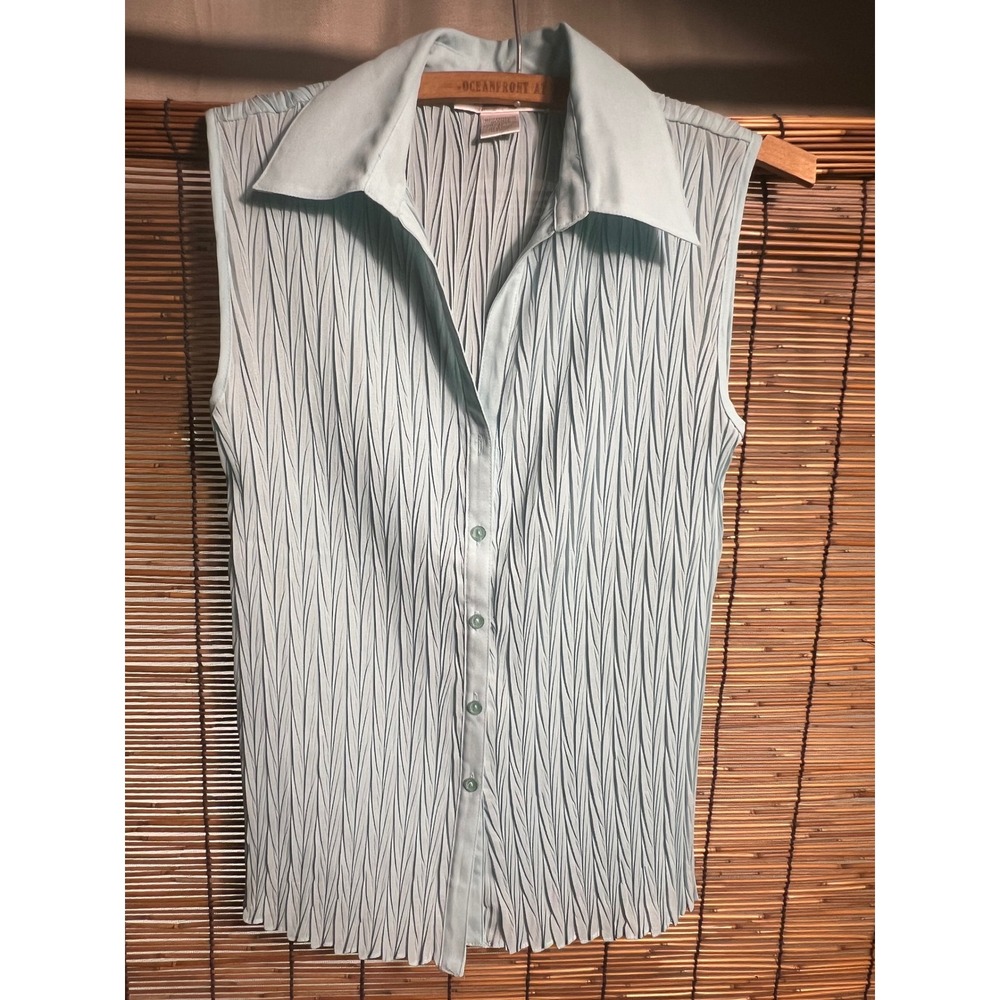 Emlee Designs Light Blue Accordion Pleated Sleeveless Button Up Top Size M